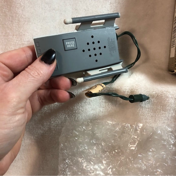 FINAL SALE- LEAVING CLOSET-NO FURTHER DISCOUNTS - Picture 5 of 7